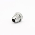 JIC male thread plug - JTULPPA-06 JIC male thread plug for hydraulic systems. Steel and sturdy connector for all hydraulic systems. Due to its structure, the connector is easy to thread. This connector can be used, for example, to blind pressurized hydraulic lines. This nipple is available in many different sizes. If choosing the right size or connector causes difficulties