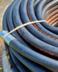 Rubber drain opening hose 1 1/4" 120m - SEWE-32-120M High-quality rubber drain opening hose 120m 250bar for suction trucks and rolling stock. The hose is delivered as a ready-to-use assembly. Choose the size you want from the table below. You can also contact our expert sales.