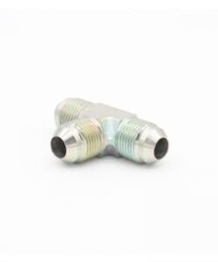 JIC T-connector uk/uk/uk - JT100-04 JIC t-connector for hydraulic systems with external threads. Steel and sturdy connector for all hydraulic systems. These connectors have a UNF thread with a JIC seal. Due to its structure, the connector is easy to thread. This connector can be used, for example, to divide hydraulic lines from e.g. hoses. This nipple is available in many different sizes. If choosing the right size or connector causes difficulties
